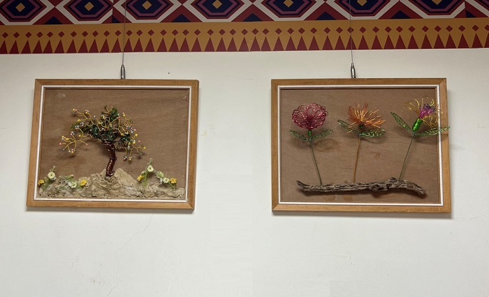 愛滬發展中心「燒烙畫」與「鋁線作品」