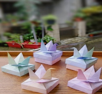 千紙鶴的百寶箱海報